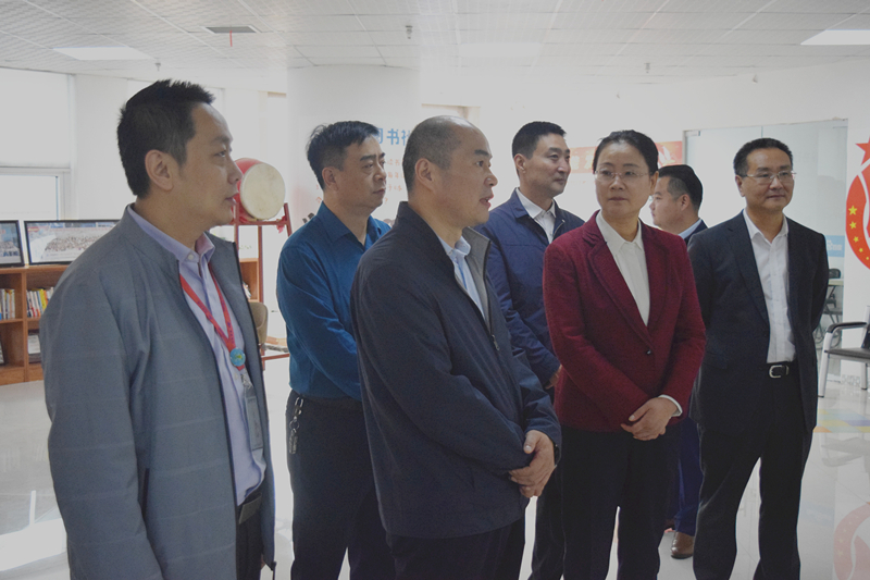 熱烈歡迎河南省委統(tǒng)戰(zhàn)部副部長梁險峰一行蒞臨安陽青峰網(wǎng)絡(luò)調(diào)研社會階層工作！